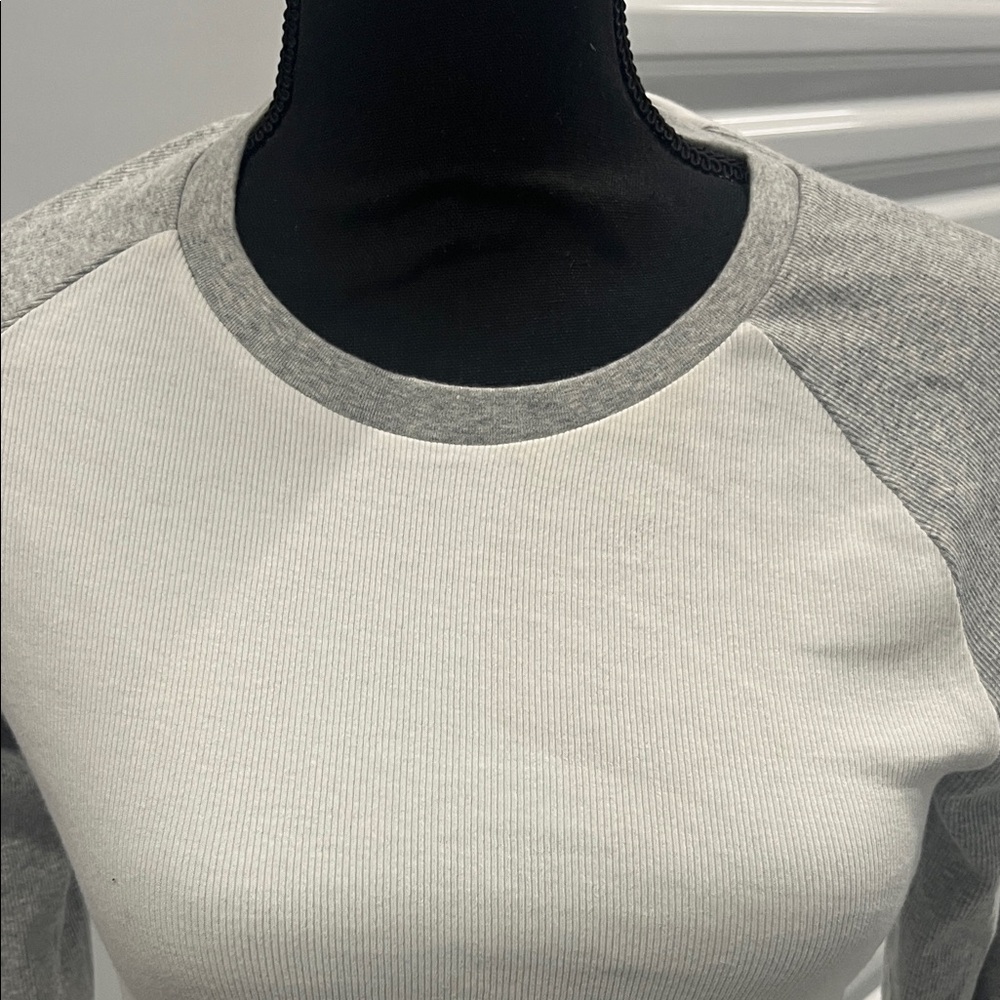 TNA home stretch excellent condition Women's Gray and White Long Sleeve Top